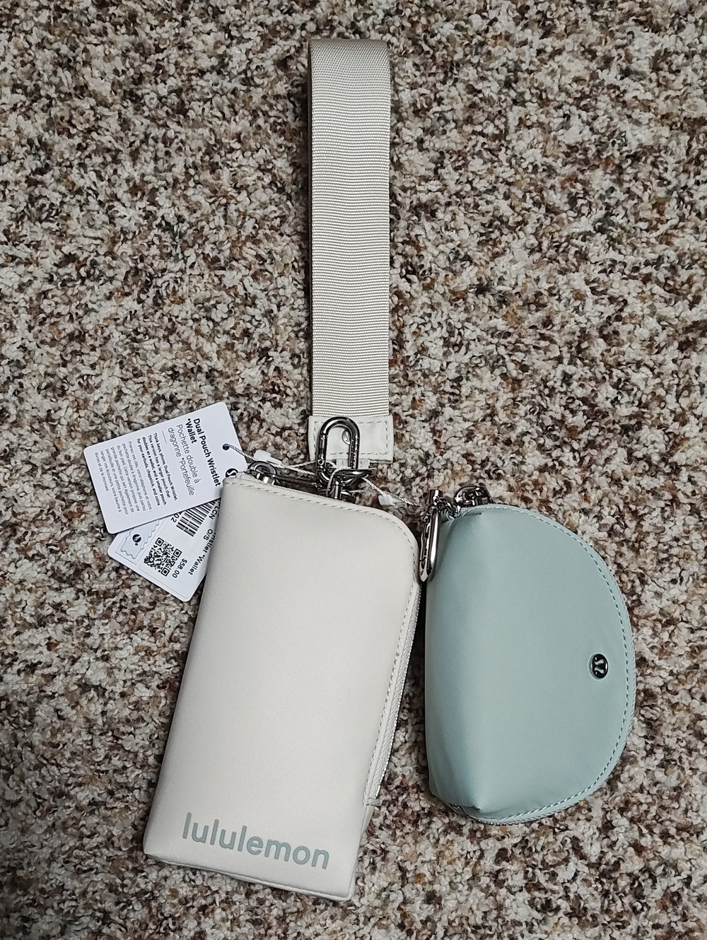 NEW Lululemon Ivory Wristlet Wallet with Mint Coin Pouch